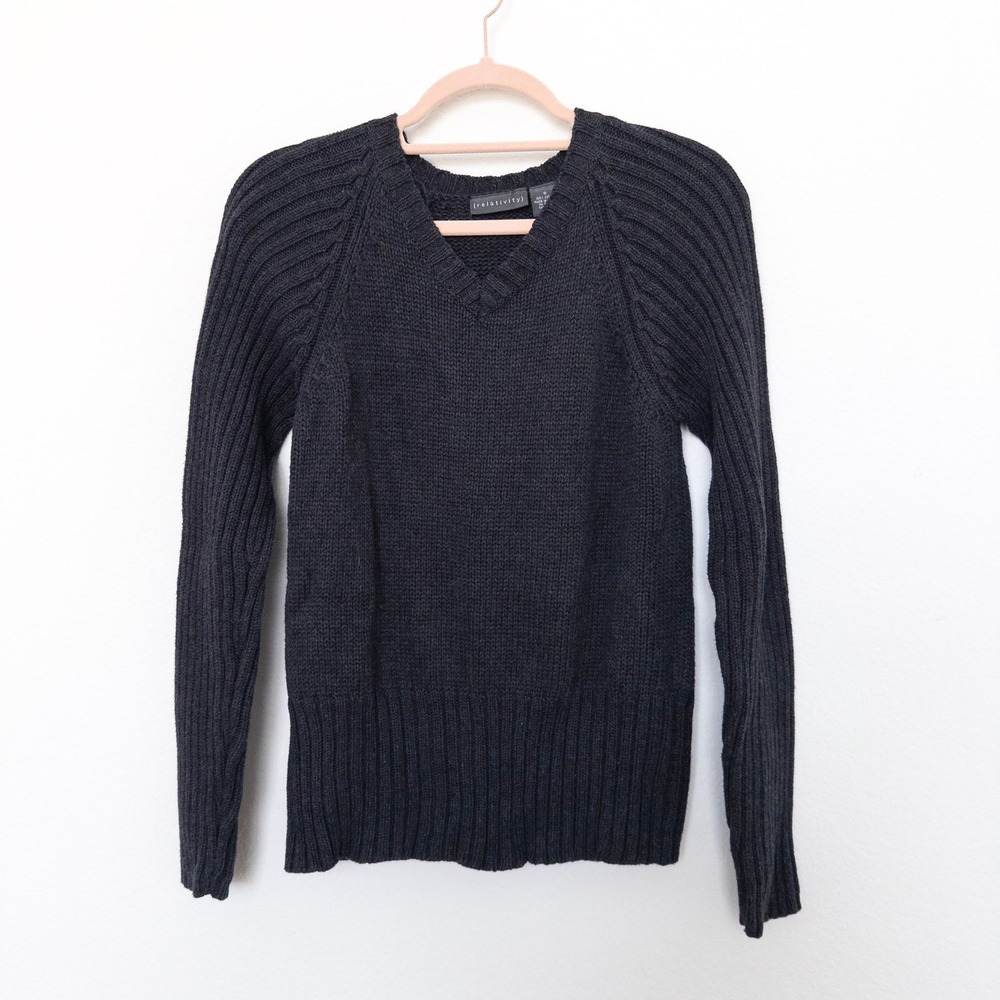 Relativity Womens Sweater Size S Gray Ribbed Knit V Neck Preppy Minimalist Cozy‎